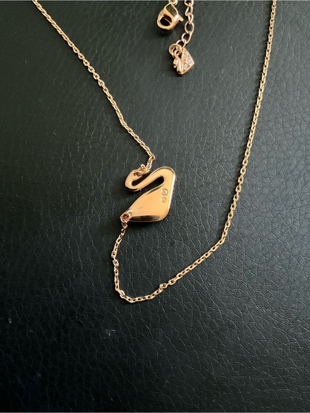 EUC Swarovski Rose Gold Swan Crystal Pendant Necklace - Picture 4 of 4